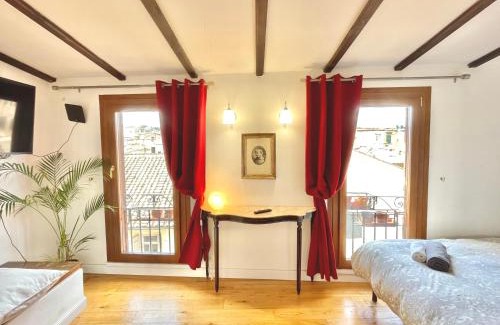 Trastevere Apartment | Mattia's penthouse - view over Trastevere roofs