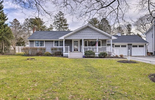 Mattituck House | Mattituck Home with Fireplaces - Near Wineries