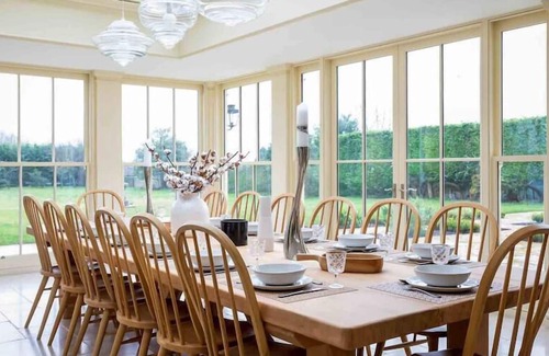 Maugersbury House | MAUGERSBURY MANOR, family friendly in Stow-On-The-Wold