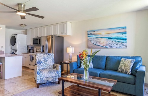 Kihei Apartment | Maui Sunset Getaway with Pool and Ocean View