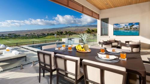 Kamuela House | MAUNA KEA BEACH ESCAPE Luxurious home in private community with Heated Private Pool and Spa Detached Ohana Suite