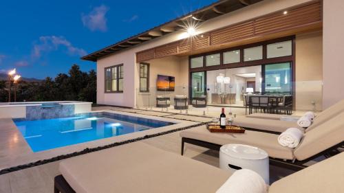 Kamuela House | MAUNA KEA BEACH ESCAPE Luxurious home in private community with Heated Private Pool and Spa Detached Ohana Suite