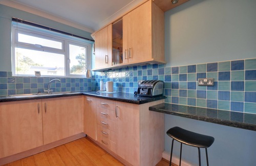 Sandbanks Cottage | Mauve - an apartment that sleeps 4 guests in 2 bedrooms