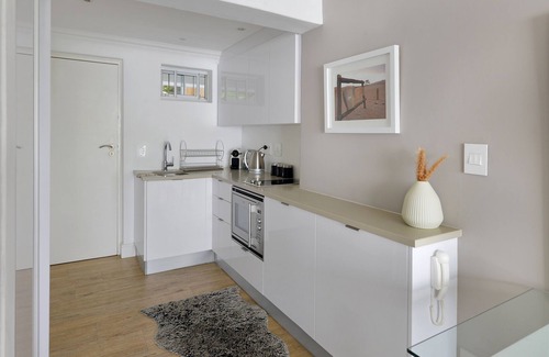 Clifton Apartment | Mawethu | Lush Studio Apartment | Clifton Beach