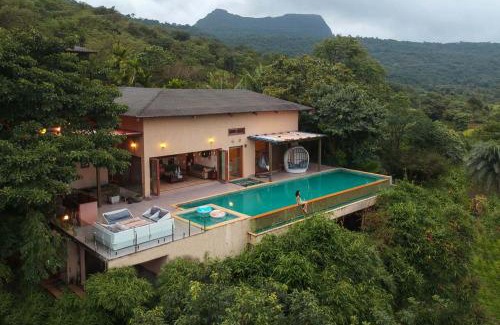 Kadadhe Villa | Mawi Infinitty Villa by StayVista - A lake-view villa with an infinity pool for a luxurious stay