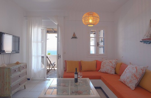 Ampelas Condo | maya apartment sea front aparent in the center of ampelas paros
