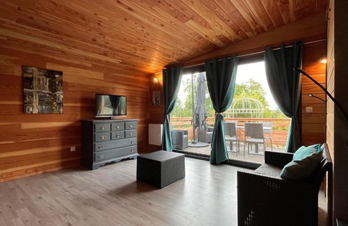 Theuley Cabin | Maya-Huel