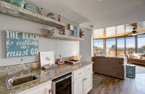 Port Aransas Condo | Mayan Princess 314 | Panoramic Ocean-Pool Views