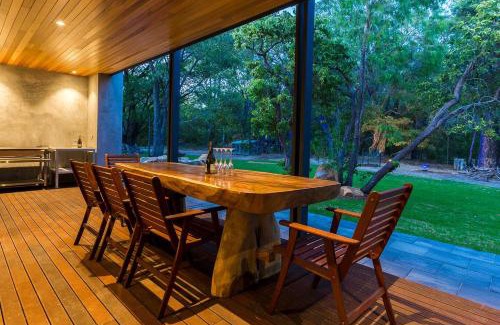 Dunsborough House | Maybrook - Minutes from Meelup Beaches and Dining