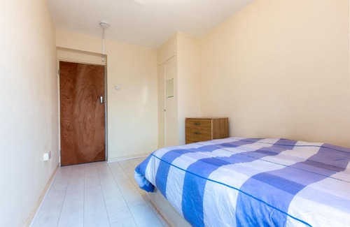 Tower Hamlets Apartment | MAYDWELL HOUSE 45MA - DELUXE GUEST ROOM 2