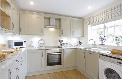 Aldeburgh House | Mayflower Cottage - Three Bedroom House, Sleeps 5