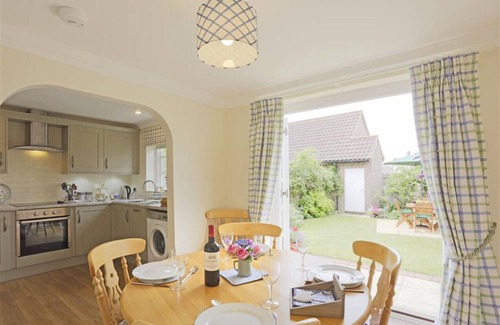 Aldeburgh House | Mayflower Cottage - Three Bedroom House, Sleeps 5