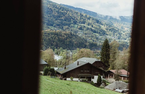 Samoens Ski Chalet | Mazot du Criou - Samoëns with Mountain View, Private Terrace and Private Garden