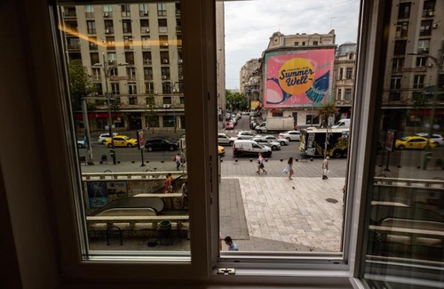 Bucharest City-Centre Apartment | MBM Studio Piata Romana Square