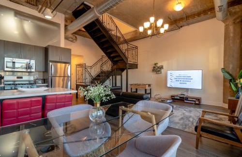Near South Side Apartment | McCormick Place 3BR Luxury Penthouse Duplex with Personal Rooftop and Optional Parking for 8 guests in Chicago South Loop