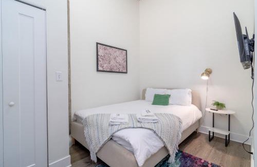 Near South Side Apartment | McCormick Place 3BR Luxury Penthouse Duplex with Personal Rooftop and Optional Parking for 8 guests in Chicago South Loop