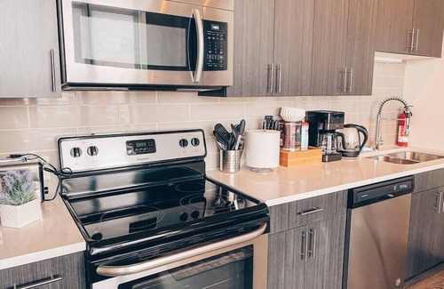 Near South Side Apartment | McCormick Place Designer Studio with optional parking for up to 4 guests