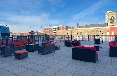 Near South Side Apartment | McCormick Place Designer Studio with optional parking for up to 4 guests