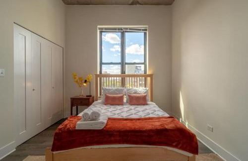 Near South Side Apartment | McCormick Place Luxurious and Spacious 3BR in Downtown Chicago with Optional Parking Sleeps 10 guests