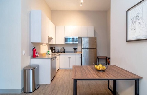 Near South Side Apartment | McCormick Place Oasis with Optional Parking/Patio/Gym/sleeps 6