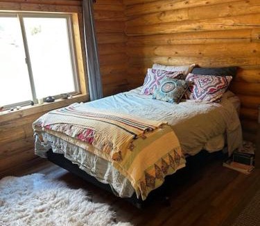 Gardiner House | McDonald Cabin #6 next to YNP