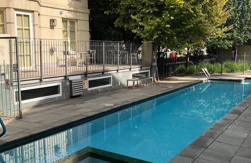 East Melbourne Apartment | MCG, Rod Laver, Walk to City