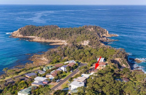 Malua Bay House | McKenzies Clifftop on Illabunda Drive