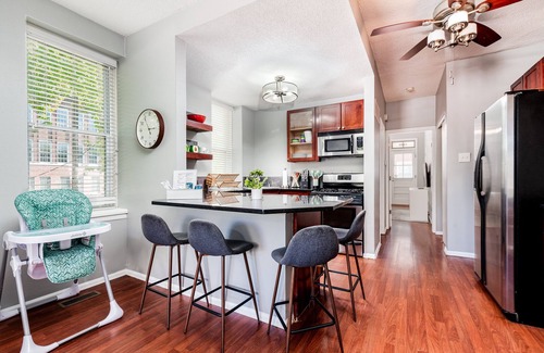 Downtown St. Louis House | McKinley Heights Duplex: By StayStLouis