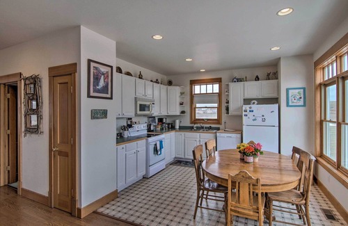 Livingston House | 'McNiven's Rest' Guest House w/Mtn Views!