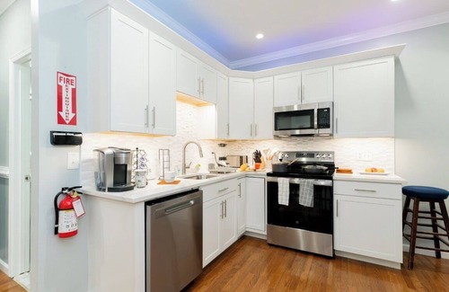 Friendly Apartment | MD/DC/VA Hideaway - Oasis/Jacuzzi w/4-bedroom/3-Bath in Fort Washington