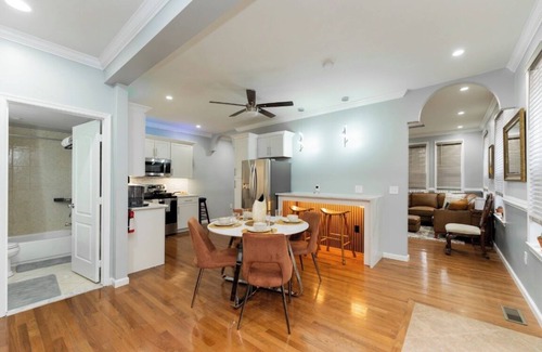 Friendly Apartment | MD/DC/VA Hideaway - Oasis/Jacuzzi w/4-bedroom/3-Bath in Fort Washington