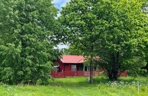 Stavsjo House | Meadow house, a comfortable and modern home near a lake