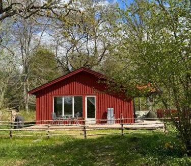 Stavsjo House | Meadow house, a comfortable and modern home near a lake