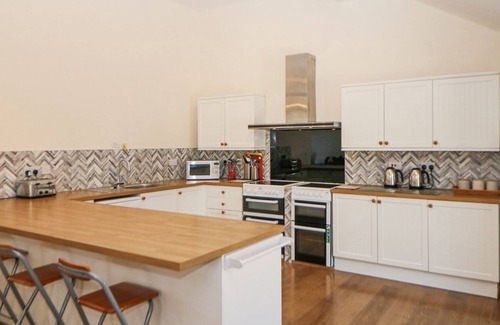 Buxton Cottage | MEADOW VIEW, family friendly, character holiday cottage in Buxton