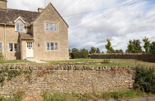 Coln St Aldwyns House | Meadow View