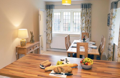 Coln St Aldwyns House | Meadow View