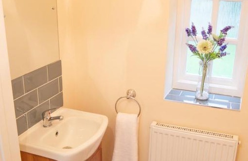 Coln St Aldwyns House | Meadow View