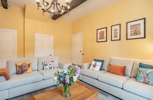Wing House | Meadow View-Uk36729