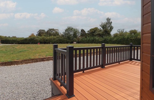 Great Hatfield Cottage | MEADOWS PARK 5, family friendly, with hot tub in Hornsea