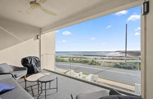 Port Noarlunga South House | Meander - Port Noarlunga South - C21 SouthCoast Holidays