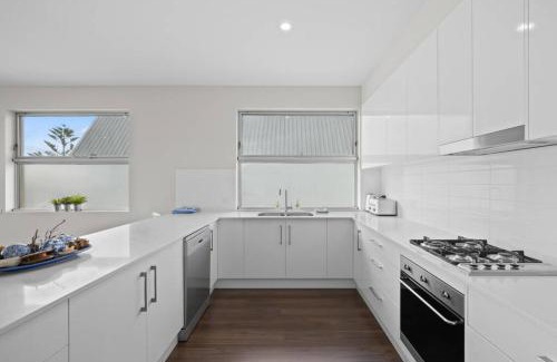 Port Noarlunga South House | Meander - Port Noarlunga South - C21 SouthCoast Holidays