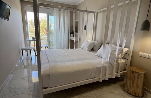 Gialos Bed & Breakfast | Mear Luxury Apartments and Studios