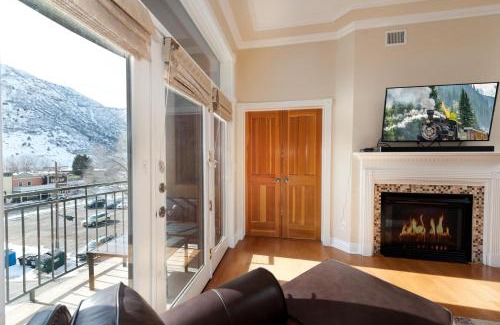 Historic Downtown Durango House | Mears House Unit 3C