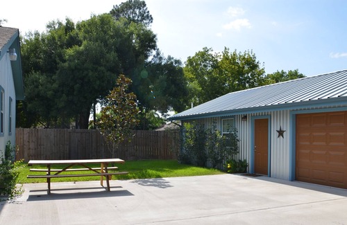 Willow Meadows/Willowbend Area House | Medical Center, 4BR House, Private Gated, Easy Access to all Parts of Town