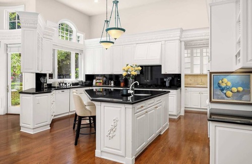 Medina Villa | Medina Elegant 5BR Mansion|Lake Park & Bellevue DT
