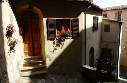 Campiglia Marittima House | Mediterranean Tuscany, Charming House In Medieval Town, For 4 People