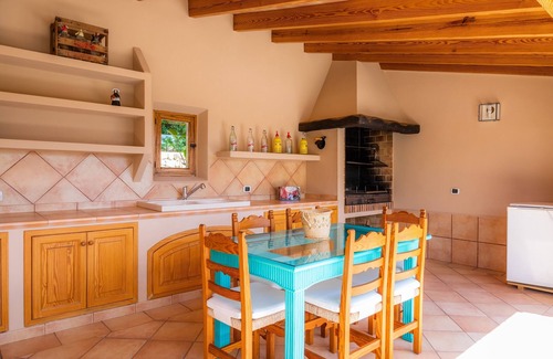 Campanet House | Mediterranean Holiday Home "Sa Mata Grossa" with Wi-Fi, Garden, Terrace and Pool