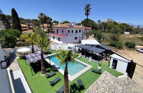 Vista Hermosa Villa | Mediterranean Moon House