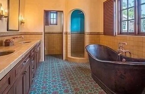 Sunset Cliffs House | Mediterranean Riviera Circa 1927: Casa Blanca Sunset Cliffs w Pool/Spa 1/2 acr