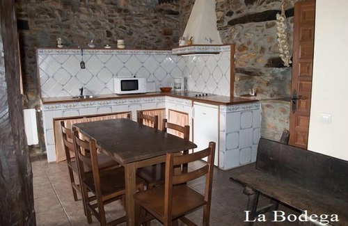 Borrenes Cottage | Medullas Borrenes carucedo Ponferrada León rural house corridor